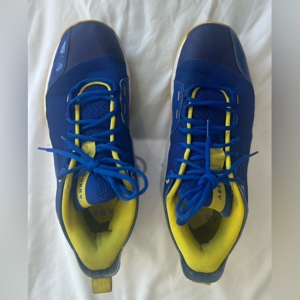 Curry Under Armour Mids Basketball Shoes - Picture 4 of 9